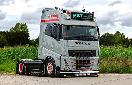 【予約】2025年発売予定PBT ベルギー VOLVO FH5 グローブトロッター XL 4X2 トラック/WSI 1/50 建設機械模型 工事車両