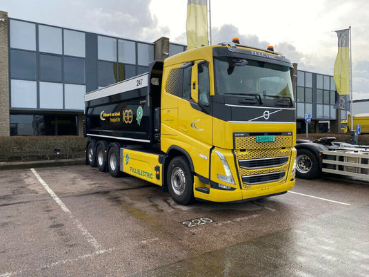 【予約】2025年発売予定MILLENAAR EN VAN SCHAIK TRANSPORT VOLVO FH5 SLEEPER CAB ELECTRIC 8X4 TIPPER TRUCK トラック/WSI 1/50 建設機械模型 工事車両