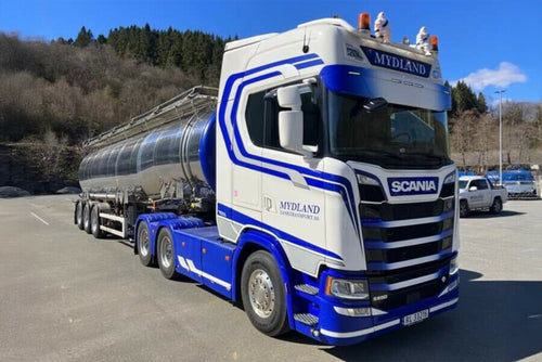 【予約】2025年10-12月以降発売予定 SCANIA S ハイライン CS20H 6x4 3軸タンク トレーラー / WSI 1/50 建設機械模型 工事車両