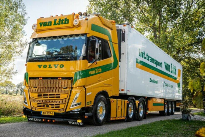 Van Lith Volvo FH5 Globetrotter XL TwinSteer 冷凍セミトレーラー / WSI 1/50 建設機械模型 工事車両