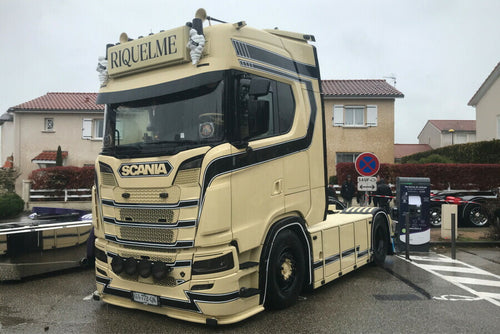 【予約】2025年発売予定 TRANSPORTS RIQUELME SCANIA S ハイライン CS20H 4X2 トラック / WSI 1/50 建設機械模型 工事車両