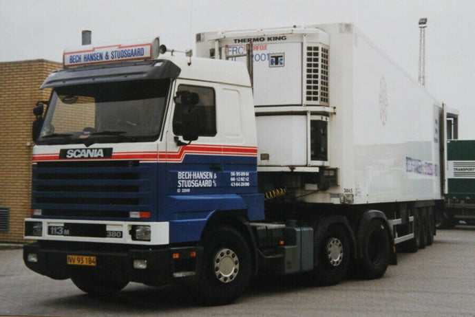 Bech Hansen Studsgaard Scania 3 Series Streamline TwinSteer 冷凍セミトレーラー / WSI 1/50 建設機械模型 工事車両