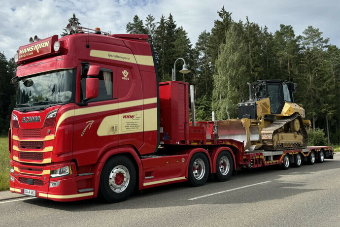 【予約】2025年発売予定 HANS KIRN GMBH & CO. KG SCANIA S ハイライン CS20H 6×4 セミホイールウェル ローローダー - 4軸 トレーラー / WSI 1/50 建設機械模型 工事車両
