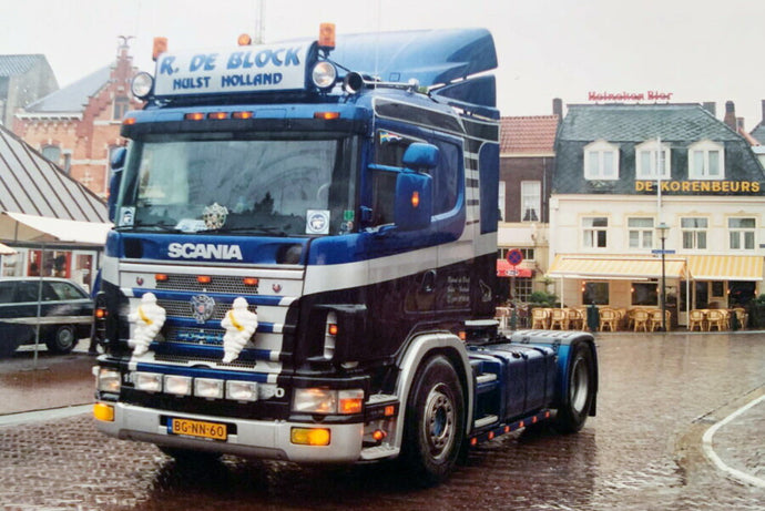 【予約】2025年発売予定 ROLAND DE BLOCK SCANIA 4シリーズ フラットルーフ 4×2 トラクタヘッド トラック / WSI 1/50 建設機械模型 工事車両