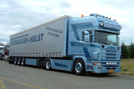 【予約】2026年発売予定 Scaniaスカニア 4 SERIES TOPLINE 4X2 カーテンサイダートレーラー 3軸 Verbraeken / WSI 1/50 建設機械 模型