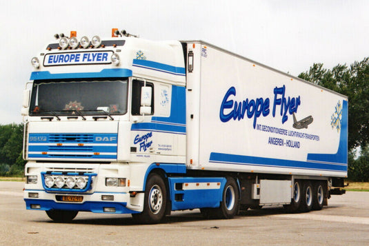 【予約】2025年発売予定 EUROPE FLYER DAF 95XF スーパースペースキャブ 4x2 冷蔵トレーラー (3軸) トレーラー / WSI 1/50 建設機械模型 工事車両