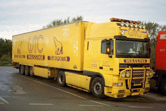 【予約】2026年発売予定 WASSINK DAF 95XF スーパースペースキャブ 4X2 冷凍トレーラー 3軸 トレーラー / WSI 1/50 建設機械模型 工事車両