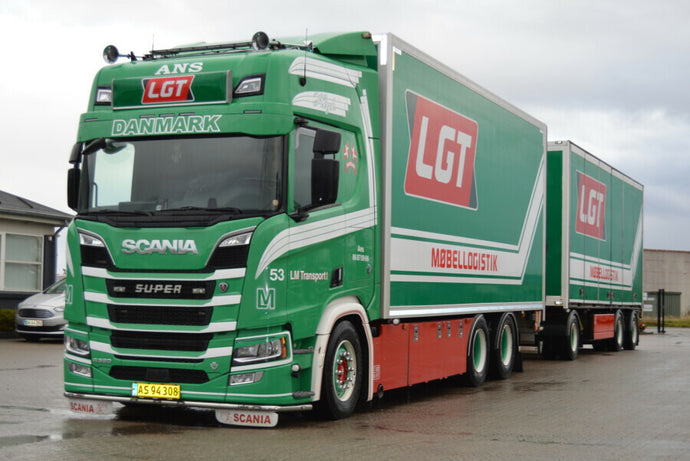 【予約】2026年発売予定 LM TRANSPORT LGT SCANIA R ハイライン CR20H リジッドボックストラック 6X2 タグアクスル リジッドボックスドローバー ターンテーブルトレーラー 6軸 トレーラー / WSI 1/50 建設機械模型 工事車両