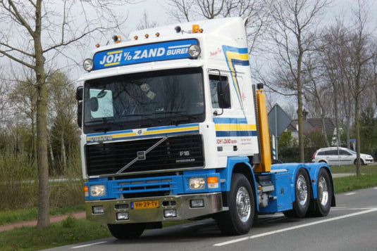 【予約】2026年発売予定 Volvoボルボ F16 GLOBETROTTER 6X2 TWIN STEER Joh v/d Zand / WSI 1/50 建設機械 模型