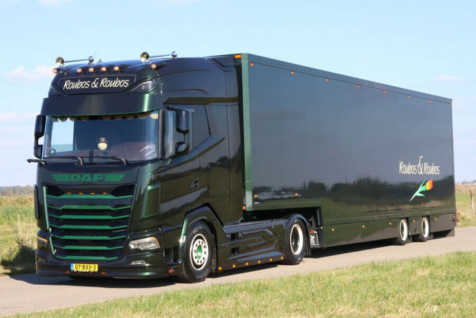 【予約】2025年発売予定 ROUBOS & ROUBOS DAF XG+ 4×2 セミボックストレーラー - 2軸 / WSI 1/50 建設機械模型 工事車両