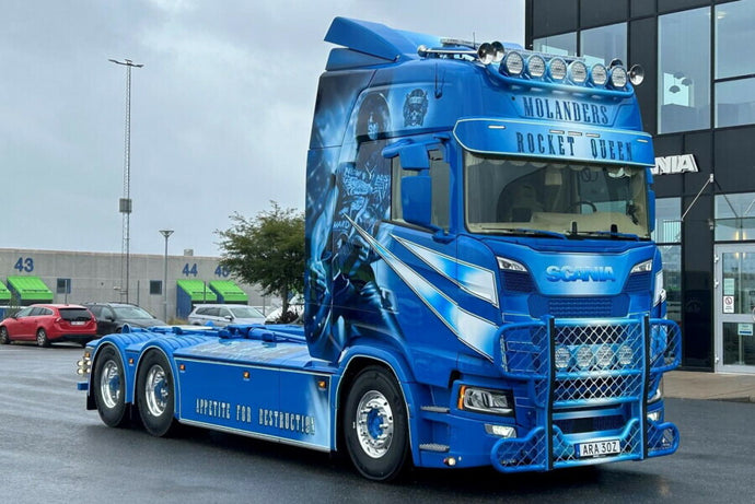 【予約】2026年発売予定 MOLANDER SCANIA S ハイライン CS20H リジッドトラック フックリフトシステム付き 6X2 タグアクスル + 40M3コンテナ トラック / WSI 1/50 建設機械模型 工事車両