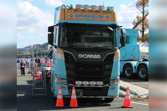 【予約】2026年発売予定 KOYAMA SCANIA R ハイライン CR20H 6X4 トラック / WSI 1/50 建設機械模型 工事車両