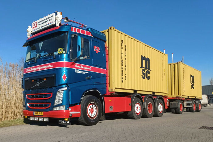 【予約】2026年発売予定 REN? BURGGRAAF TRANSPORT B.V. VOLVO FH4 スリーパーキャブ 8X2 トライデム リジッドコンテナフレームトラック ドローバートレーラー 7軸 + 2X 20FTコンテナ トレーラー / WSI 1/50 建設機械模型 工事車両