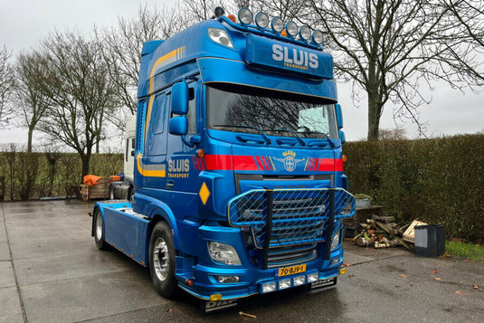 【予約】2026年発売予定 SLUIS TRANSPORT DAF XF スーパースペースキャブ MY2017 4X2 トラック / WSI 1/50 建設機械模型 工事車両