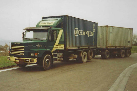 【予約】2026年発売予定 KOOLWIJK SCANIA 3シリーズ トルペード 6X2 タグアクスル リジッドコンテナフレームトラック ドローバートレーラー 6軸 + 2X 20FTコンテナ トレーラー / WSI 1/50 建設機械模型 工事車両
