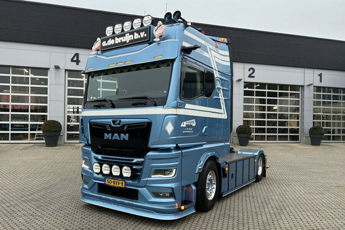 【予約】2026年発売予定 A. DE BRUIJN MAN TGX GX 4X2 トラック / WSI 1/50 建設機械模型 工事車両