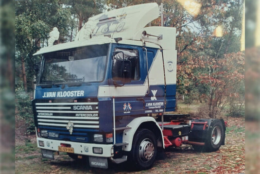 【予約】2026年発売予定 J. VAN KLOOSTER SCANIA 2シリーズ 4X2 クラシックカーテンサイダートレーラー 3軸 トレーラー / WSI 1/50 建設機械模型 工事車両