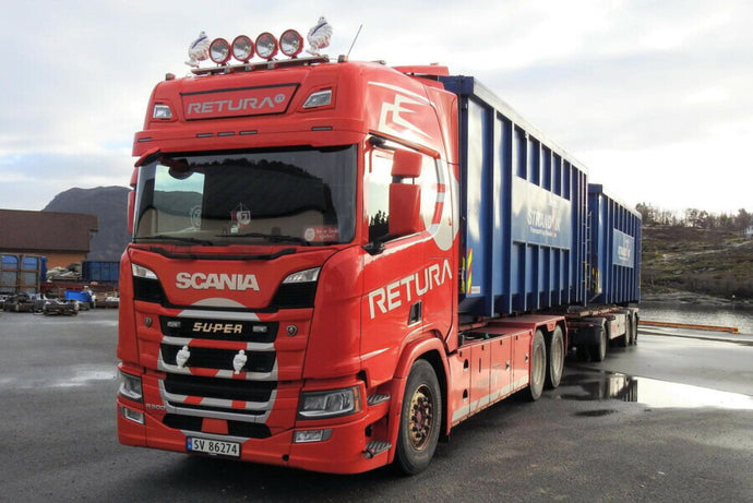 【予約】2026年発売予定 RETURA SCANIA R HIGHLINE CR20H 6x2 タグアクスル フックリフトシステム付きリジッドトラック＆3軸ドローバートレーラー + 40m3コンテナx2 トラック / WSI 1/50 建設機械模型 工事車両