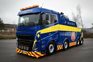 【予約】2026年発売予定 JB BILBAERNING VOLVO FH 5 スリーパーキャブ FALKOM 8X4 レッカー / WSI 1/50 建設機械模型 工事車両