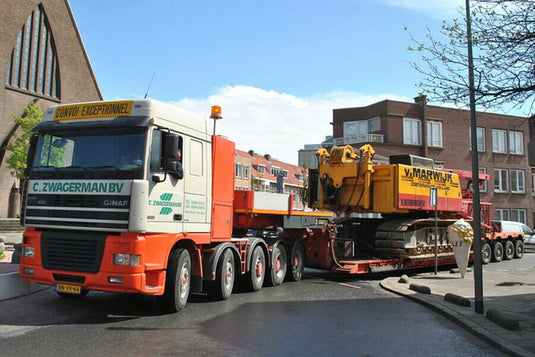 【予約】2026年発売予定 DAF 95XF SPACE CAB 10X4 LOW LOADER - 5 AXLE C. Zwagerman GINAF / WSI 1/50 建設機械 模型