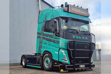 【予約】2026年発売予定 SPRINGMANN VOLVO FH5 GLOBETROTTER 4x2 GERMAN SUPERTRUCKS トラクタ / WSI 1/50 建設機械模型 工事車両