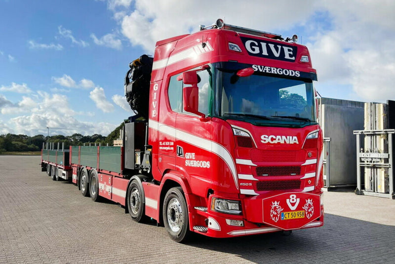 ギャラリービューアに画像をロードする, 【予約】2026年発売予定 Scaniaスカニア S HIGHLINE CS20H FLATBED TRUCK 8X2 DRAWBAR TRAILER PALFINGER PK 480 TEC Give / WSI 1/50 建設機械 模型
