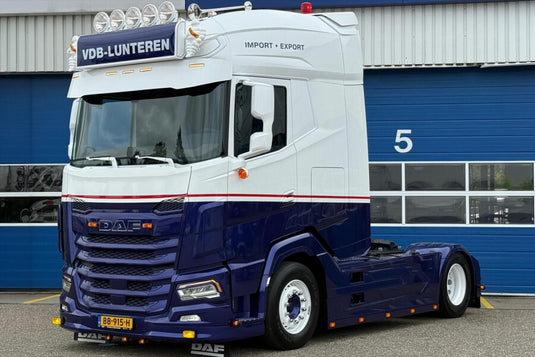 【予約】2026年発売予定 VDB Lunteren DAF XG+ MY25 4X2 REEFER TRAILER 3 AXLE / WSI 1/50 ミニカー トラック模型