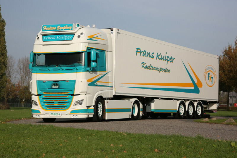 ギャラリービューアに画像をロードする, 【予約】2026年発売予定 DAF XF SUPER SPACE CAB MY2017 4X2 リーファートレーラー 3 AXLE Frans Kuiper / WSI 1/50 建設機械 模型
