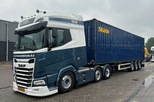 【予約】2026年発売予定 C. GROENENBOOM DAF XG+ 6x2 ツインステア 3軸 フレックスコンテナトレーラー + 40ftコンテナ トラック / WSI 1/50 建設機械模型 工事車両