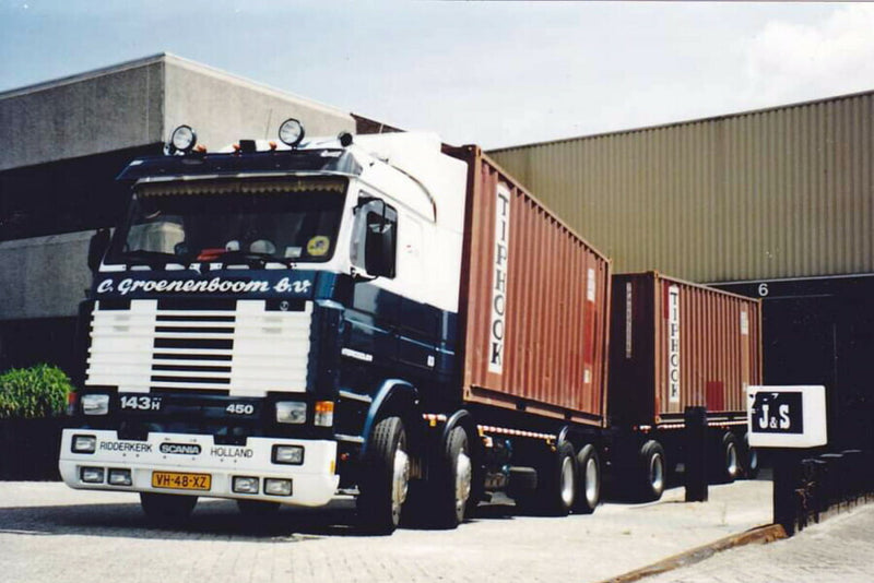 ギャラリービューアに画像をロードする, 【予約】2026年発売予定 Scaniaスカニア 3 SERIES 8X2 TAG AXLE CONTAINER TRUCK DRAWBAR TRAILER C. Groenenboom / WSI 1/50 建設機械 模型
