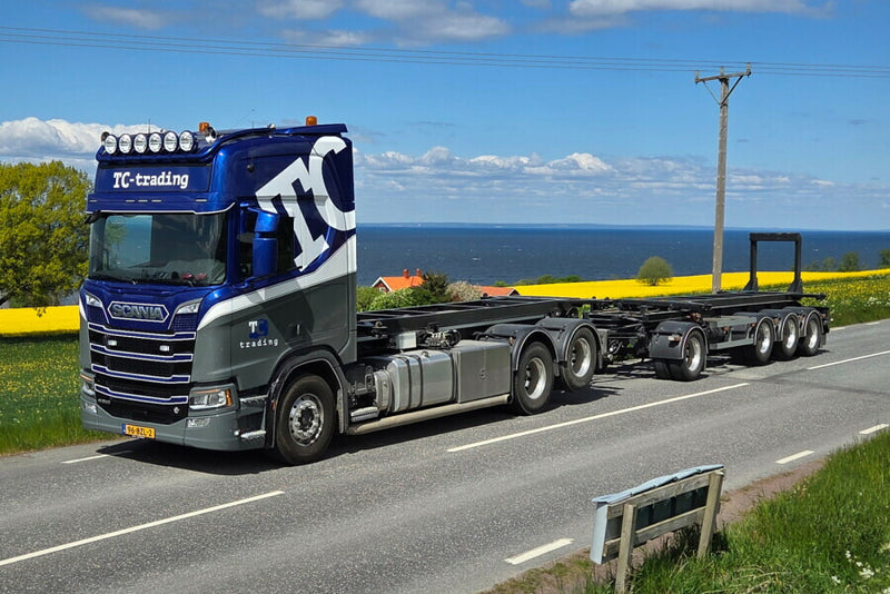 ギャラリービューアに画像をロードする, 【予約】2026年発売予定 Scaniaスカニア R HIGHLINE CR20H HOOKLIFT 6X2 TAG AXLE DRAWBAR 4 AXLE TC Trading / WSI 1/50 建設機械 模型
