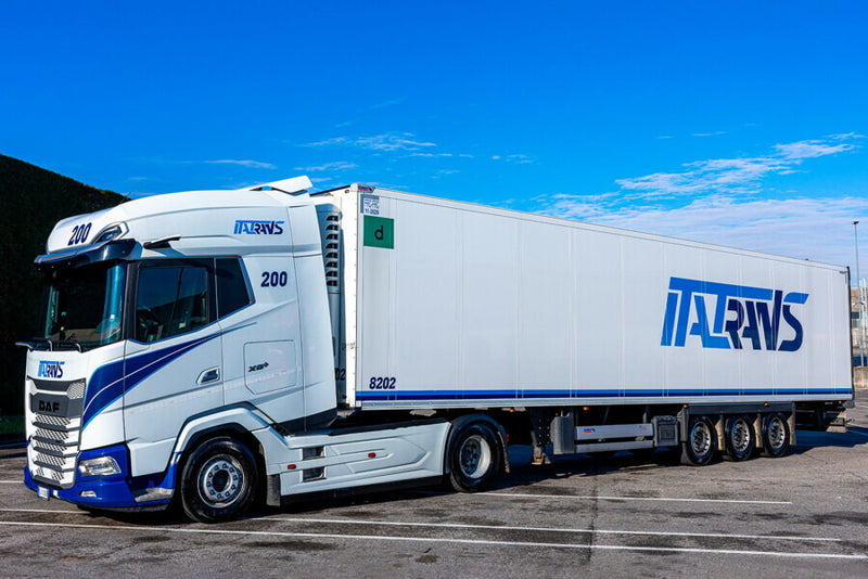 ギャラリービューアに画像をロードする, 【予約】2026年発売予定 DAF XG+ 4X2 リーファートレーラー - 3 AXLE Italtrans SPA / WSI 1/50 建設機械 模型
