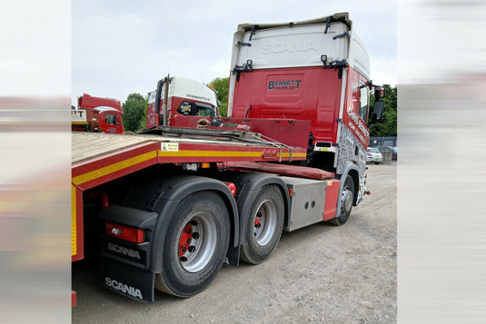【予約】2026年発売予定 Scaniaスカニア R HIGHLINE CR20H 6X2 TAG AXLE SEMI LOW LOADER WITH RAMPS Chris Bennett / WSI 1/50 建設機械 模型