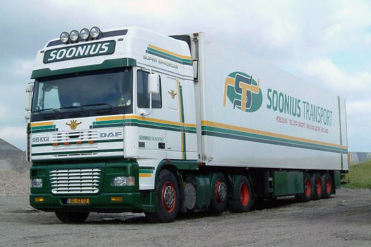 【予約】2026年発売予定 DAF 95XF SUPER SPACE CAB 6X2 TWIN STEER リーファートレーラー 3軸 Soonius / WSI 1/50 建設機械 模型