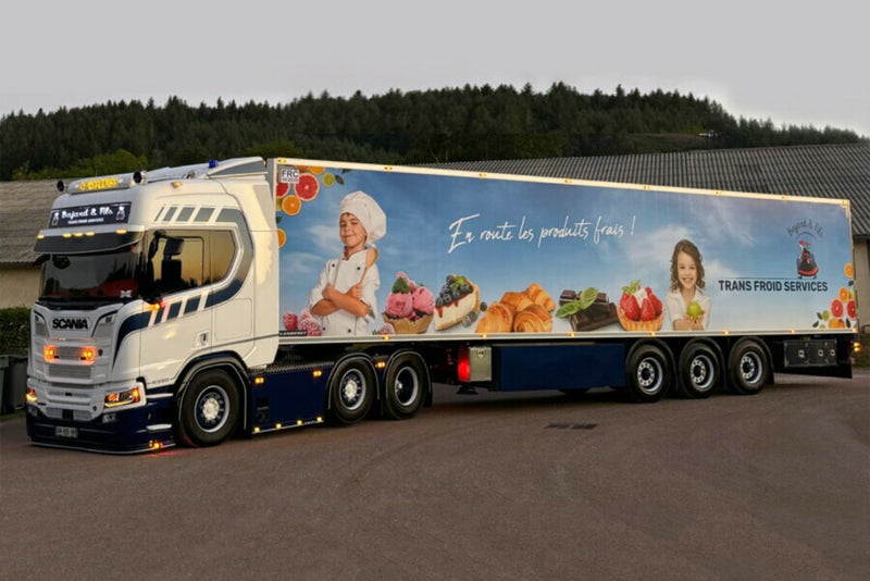 ギャラリービューアに画像をロードする, 【予約】2026年発売予定 Scaniaスカニア R HIGHLINE CR20H 6X2 REEFER TRAILER 3 AXLE Transports Bajard et Fils / WSI 1/50 建設機械 模型
