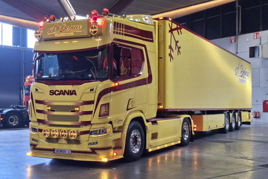 【予約】2026年発売予定 A. Debrux SCANIA R HIGHLINE CR20H 4X2 REEFER TRAILER 3 AXLE / WSI 1/50 ミニカー トラック模型