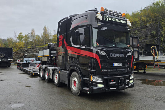【予約】2026年発売予定 Bergen Spesialtransport SCANIA R HIGHLINE CR20H 8X4 WITH ADD ON / WSI 1/50 ミニカー トラック模型