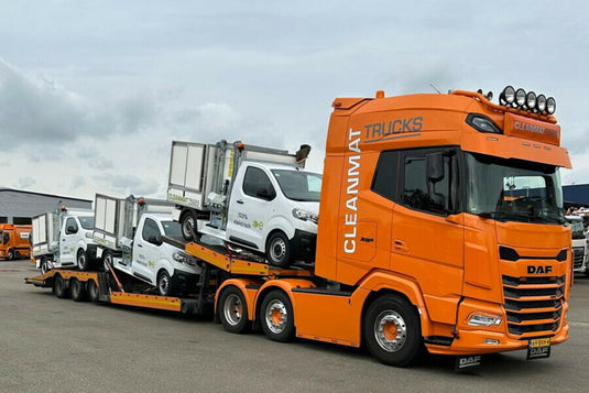 【予約】2026年発売予定 DAF XG+ 6X2 TWIN STEER TRUCK TRANSPORTER - 3 AXLE Clean Mat Trucks / WSI 1/50 建設機械 模型