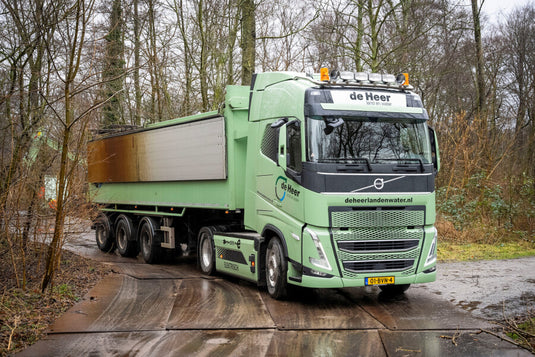【予約】2026年発売予定 De Heer land en water VOLVO FH5 GLOBETROTTER ELECTRIC 4X2 TIPPE / WSI 1/50 ミニカー トラック模型