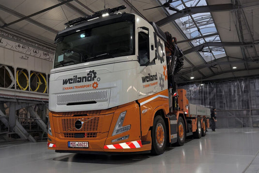 【予約】2027年発売予定 Weiland VOLVO FH AERO SLEEPER CAB RIGED FLATBED TRUCK 8X2 TAG A / WSI 1/50 ミニカー トラック模型