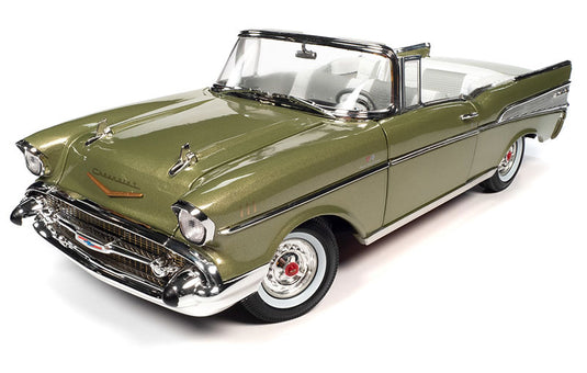 1957 Chevrolet Bel Air Convertible in Laurel Green Metallic /AutoWorld 1/18 ミニカー