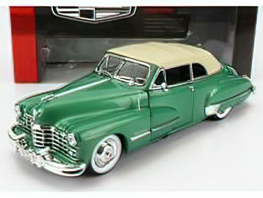 CADILLACキャデラック SERIES 62 CABRIOLET CLOSED 1947 - GREEN MET BEIGE /AutoWorld 1/18 ミニカー