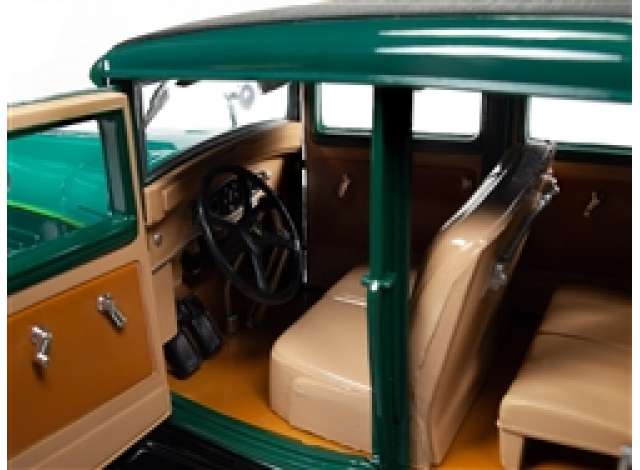 【予約】4月以降発売予定1931 Peerless Master 8 Sedan  tri tone green /Autoworld 1/18 ミニカー