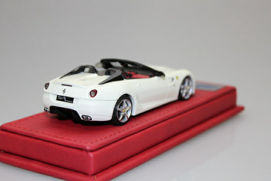 フェラーリ SA Apertaアペルタ 2010 Avus White100ホワイト　100台限定 /BBR 1/43 レジン ミニカー