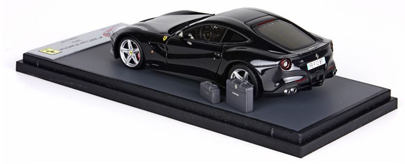 ギャラリービューアに画像をロードする, 【予約】Ferrariフェラーリ F12 Berlinettaベルリネッタ  NEWブラックデイトナ スーツケース付き  40台限定 /BBR 1/43 レジンミニカー
