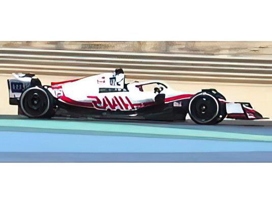 2022 ハース F1チーム VF 22 バーレーンGP ケビンマグヌッセン/ MINICHAMPS  1/18 ミニカー