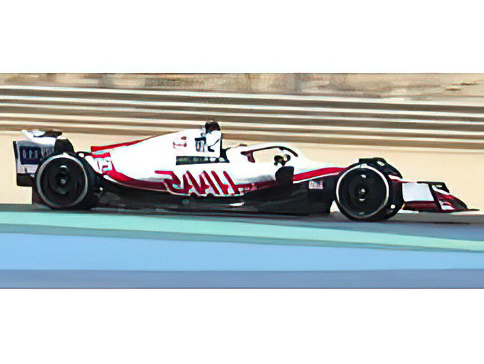 【予約】HAAS - F1 VF-22 FERRARI TEAM HAAS N 47 8th (first points) SILVERSTONE BRITISH GP 2022 MICK SCHUMACHER - WHITE BLACK RED /Minichamps 1/18 ミニカー