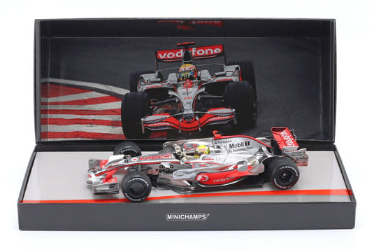 【予約】11月以降発売予定McLARENマクラーレンF1 MP4/23 VODAFONE MERCEDES 優勝ブラジルGP レインタイヤ 2008 LEWIS HAMILTON ルイス・ハミルトン No.22  222台限定/Minichampsミニチャンプス 1/18ミニカー