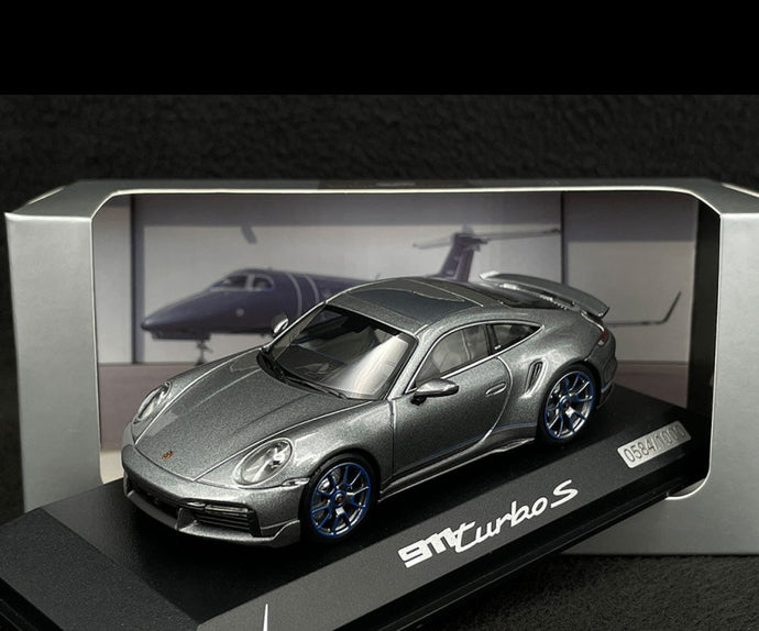 Porscheポルシェディーラー 911 Turbo S 2020 Embraer Exclusive Edition Silver grey metallic/Minichamps 1/43 ミニカー