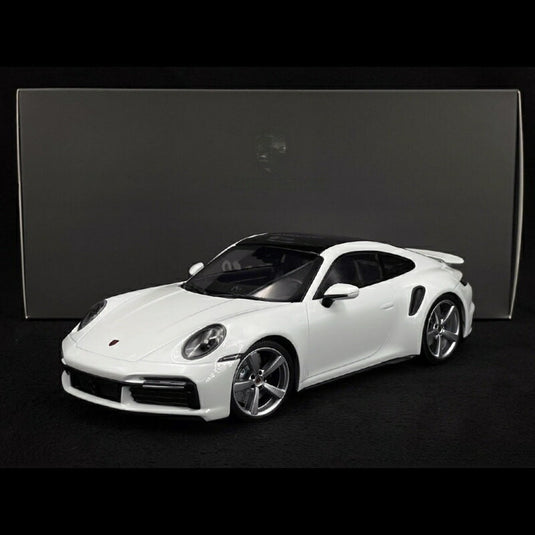 Porscheポルシェディーラーモデル 911 Turbo S Type 992 2022 /Minichamps 1/18 ミニカー